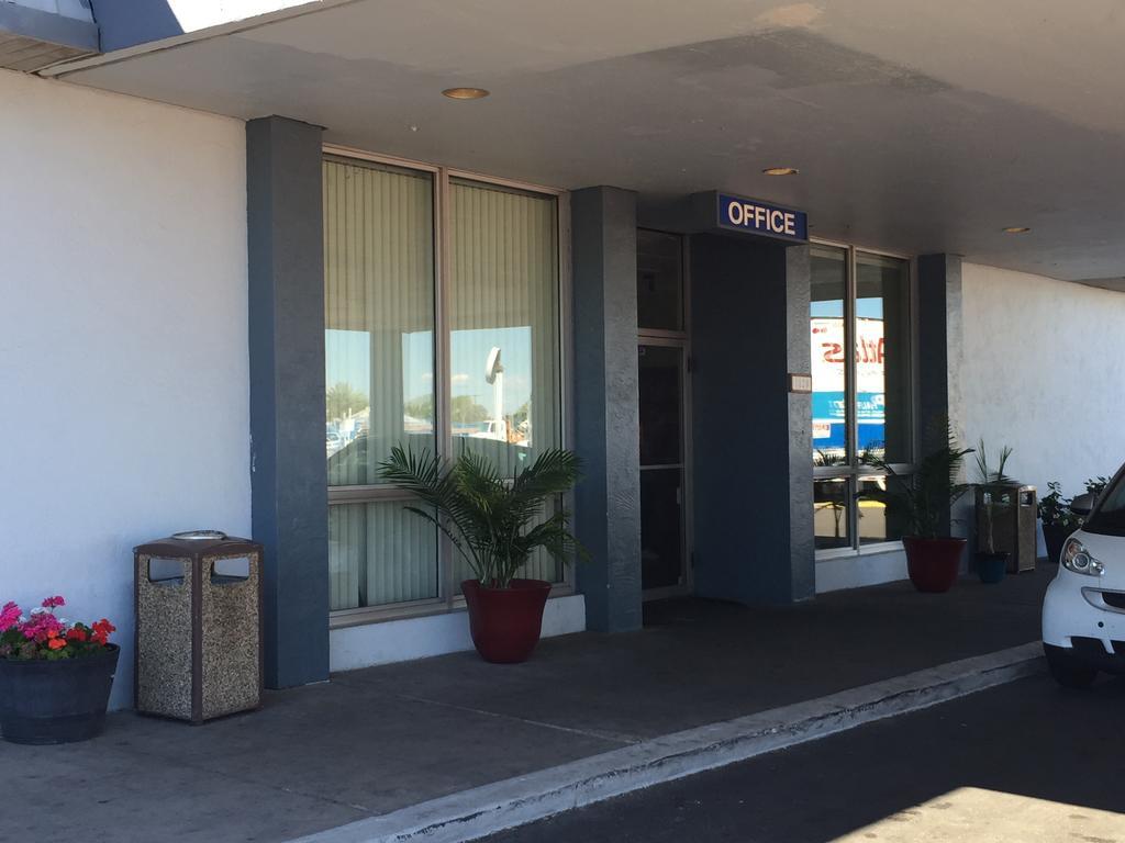 Ez 8 Motel Airporter Phoenix Exterior foto